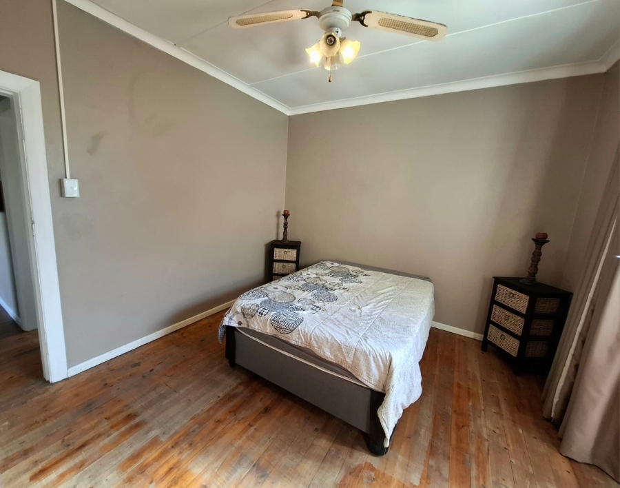 4 Bedroom Property for Sale in Oakdale Western Cape